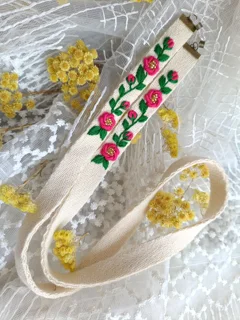 بند عینک گلدوزی شده