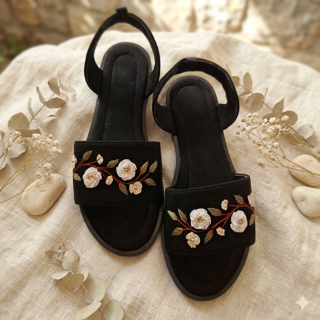 صندل تخت پشت رکاب گلدوزی شده